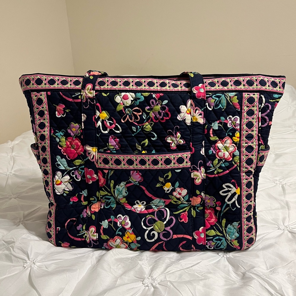 Vera Bradley XL Get Carried Away Tote in Retired Breast Cancer Pattern: Ribbons